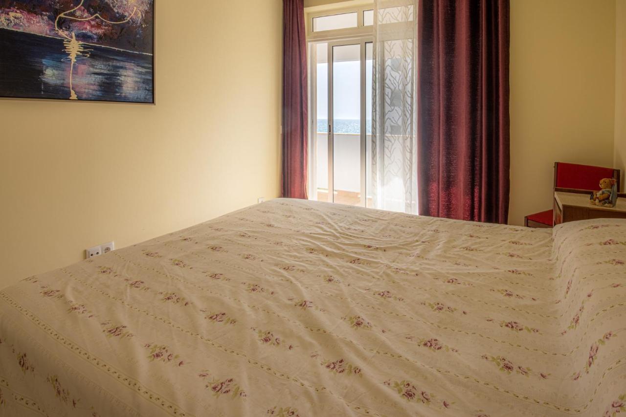 Beira Mar - Sea View - Ac - Wifi - By Bedzy Apartment Armacao de Pera